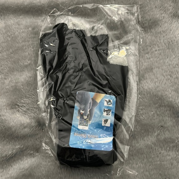 Touch Gloves. Use your Device Without Removing Your Gloves. NWT - Picture 3 of 6